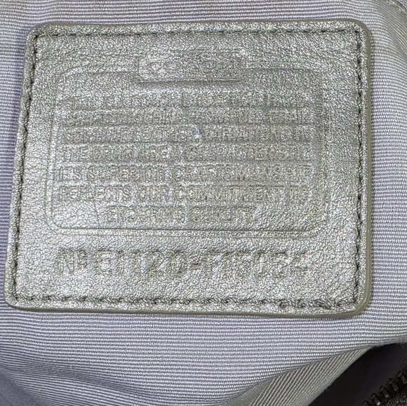 Coach F15064 Metallic Silver Peppled Leather Shoulder Bag w/ Adjustable Strap. - Picture 2 of 16